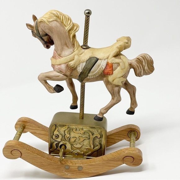 Vintage Willits Melodies Rocking Ceramic Horse Music Box Carousel 1984 - Picture 7 of 14